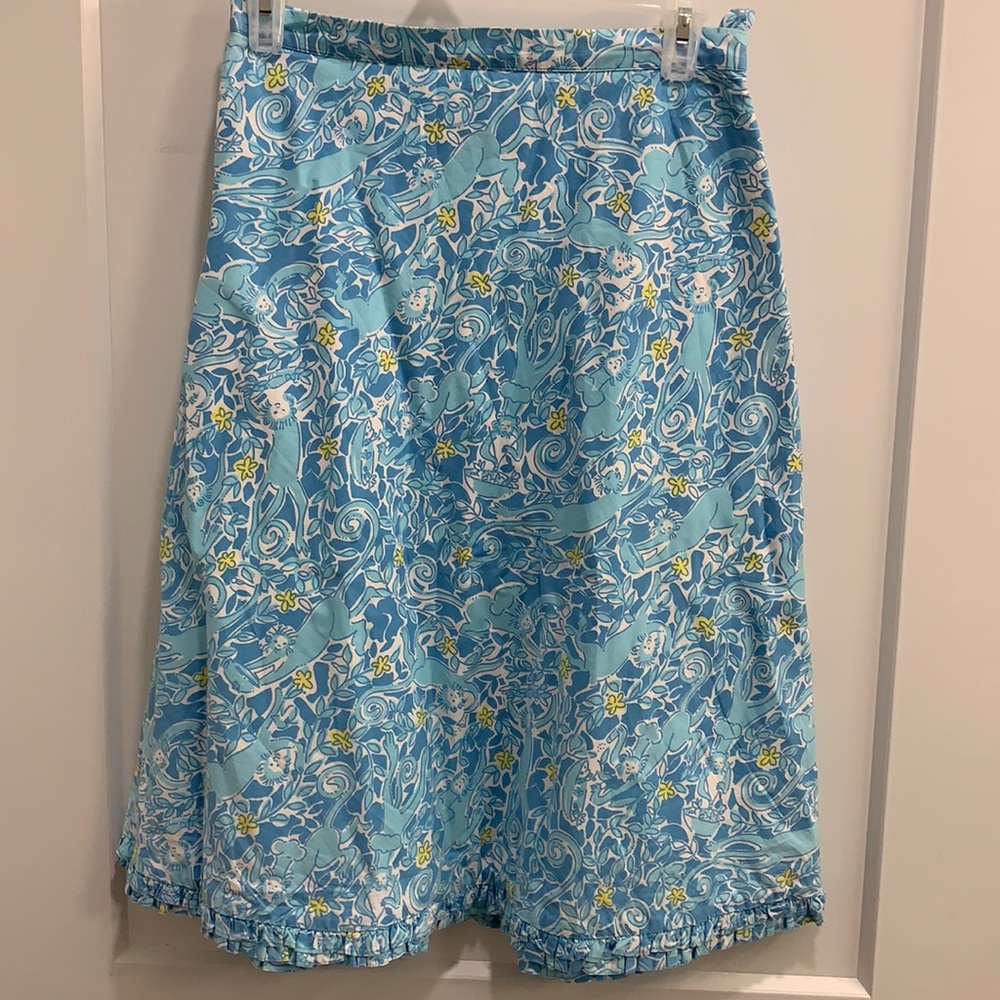 Lilly Pulitzer Light Blue Skirt Size 6 “Kiss the Cook” Print